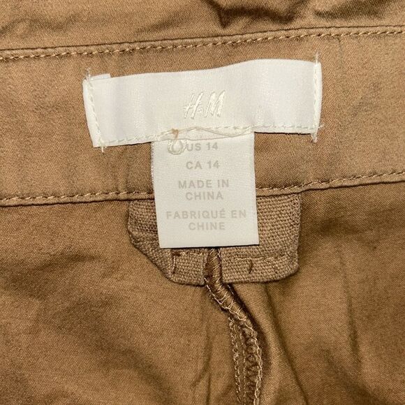 H&M Tan Khaki Cargo Belted Ankle Length Pants(Size 14) - Picture 5 of 7